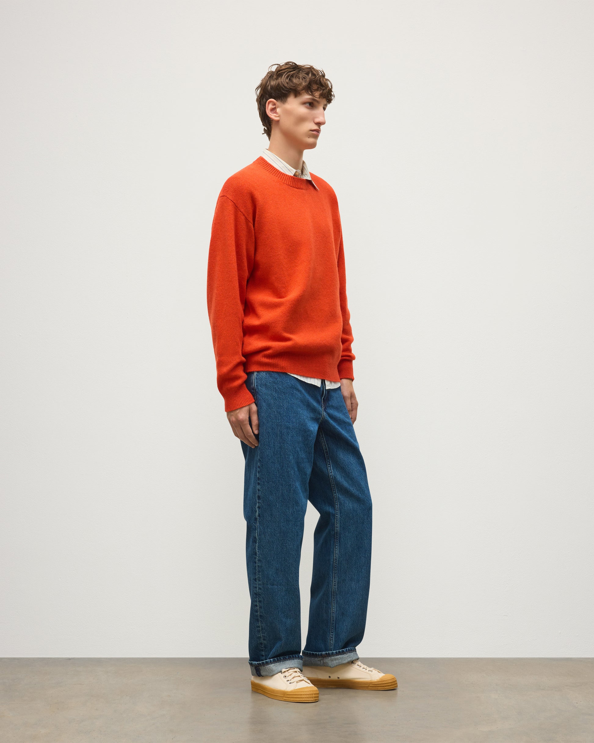 JOHNSTONS OF ELGIN CRAIGIE CREW SWEATER LAMBSWOOL CREW NECK SWEATER RED 100% LAMBSWOOL KDA00815HE4391