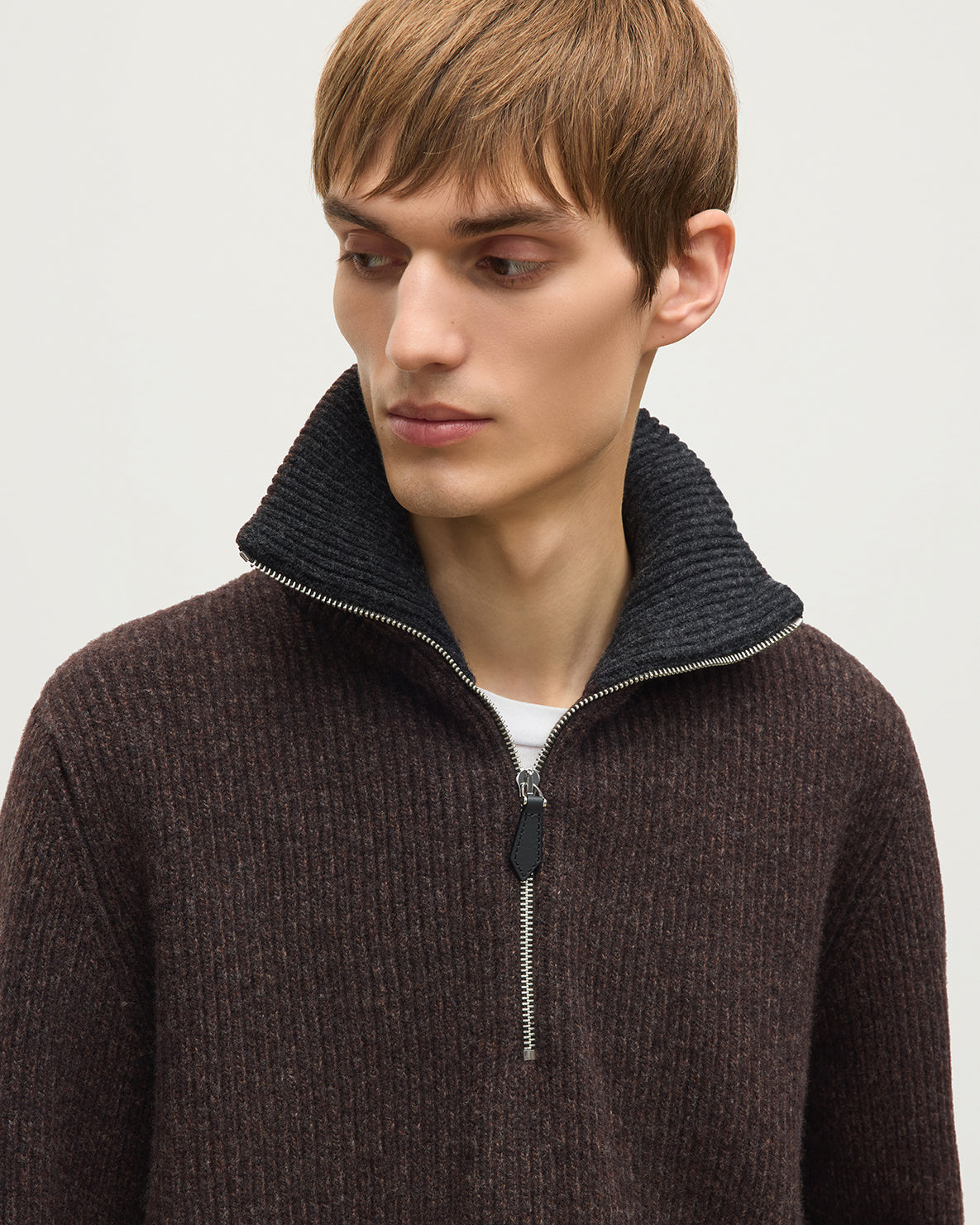 JOHNSTONS OF ELGIN CHALMERS HALF ZIP SWEATER LAMBSWOOL RIBBED HALF ZIP SWEATER BROWN & DARK GREY 100% LAMBSWOOL KDA00819Q26332
