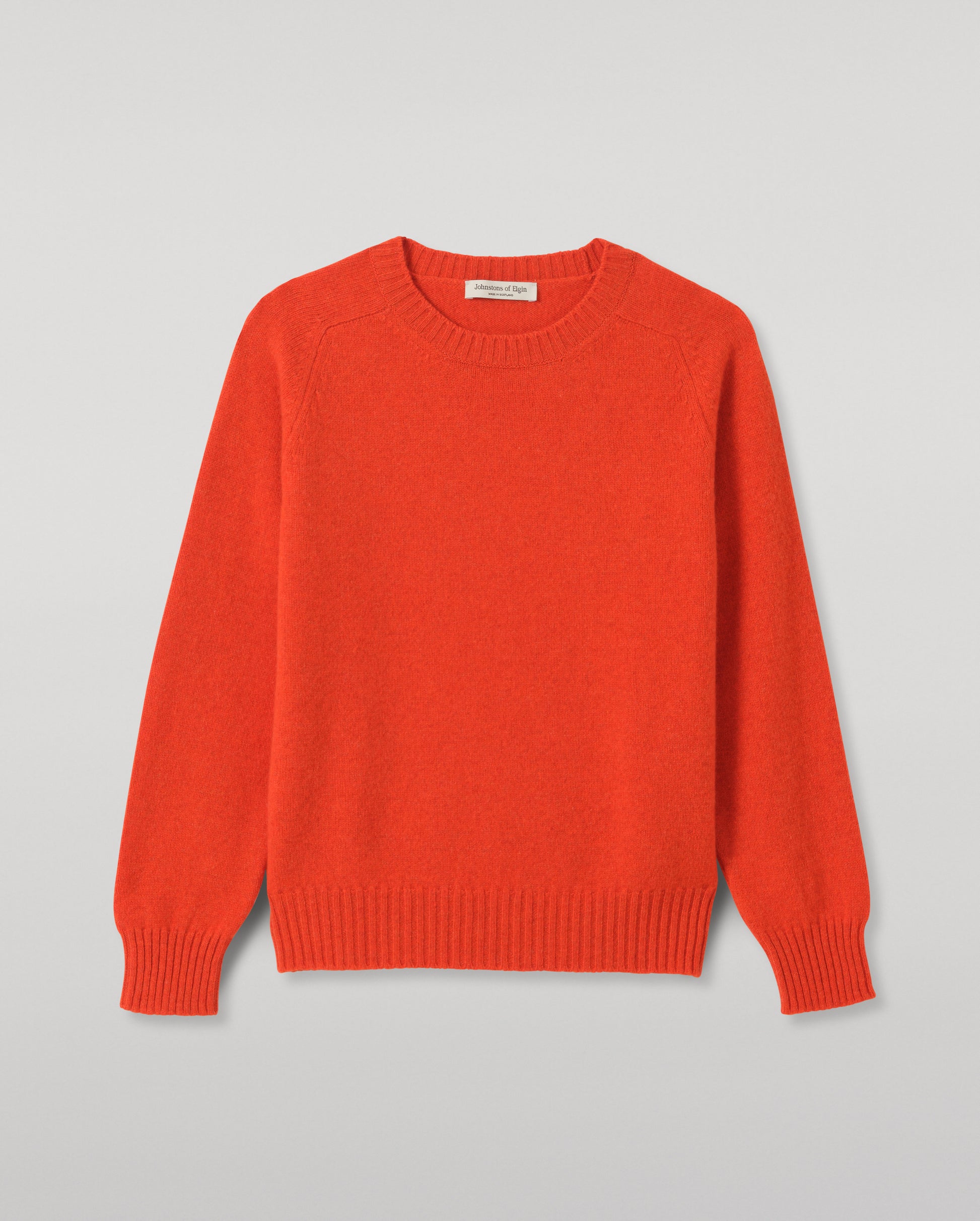JOHNSTONS OF ELGIN BLYTH CREW SWEATER LAMBSWOOL ROUND NECK SADDLE SHOULDER SWEATER RED 100% LAMBSWOOL KDA00821HE4391