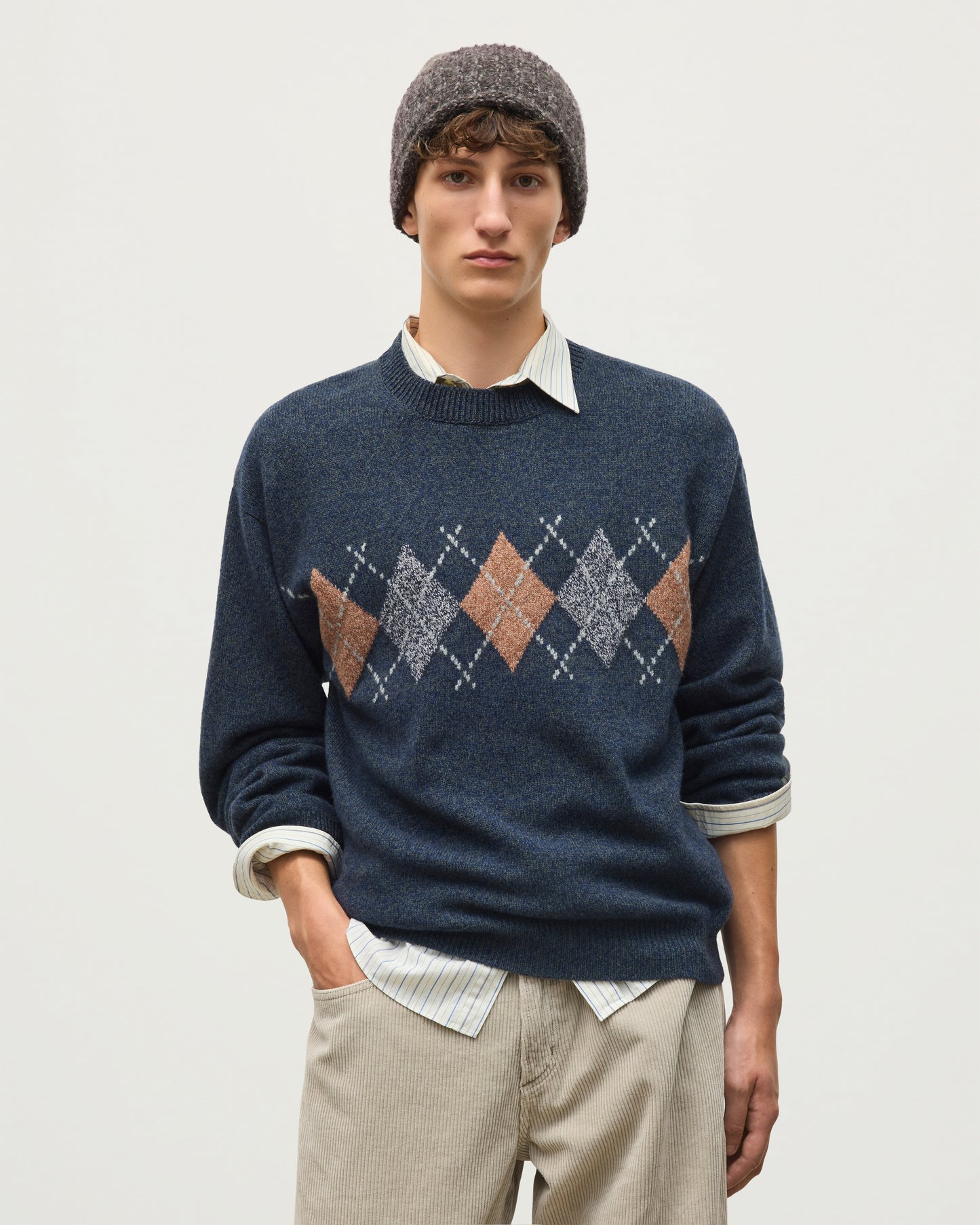 JOHNSTONS OF ELGIN RUSKY CREW SWEATER LAMBSWOOL ARGYLE CREW NECK SWEATER DARK GREY 100% LAMBSWOOL KDA00822JU1644