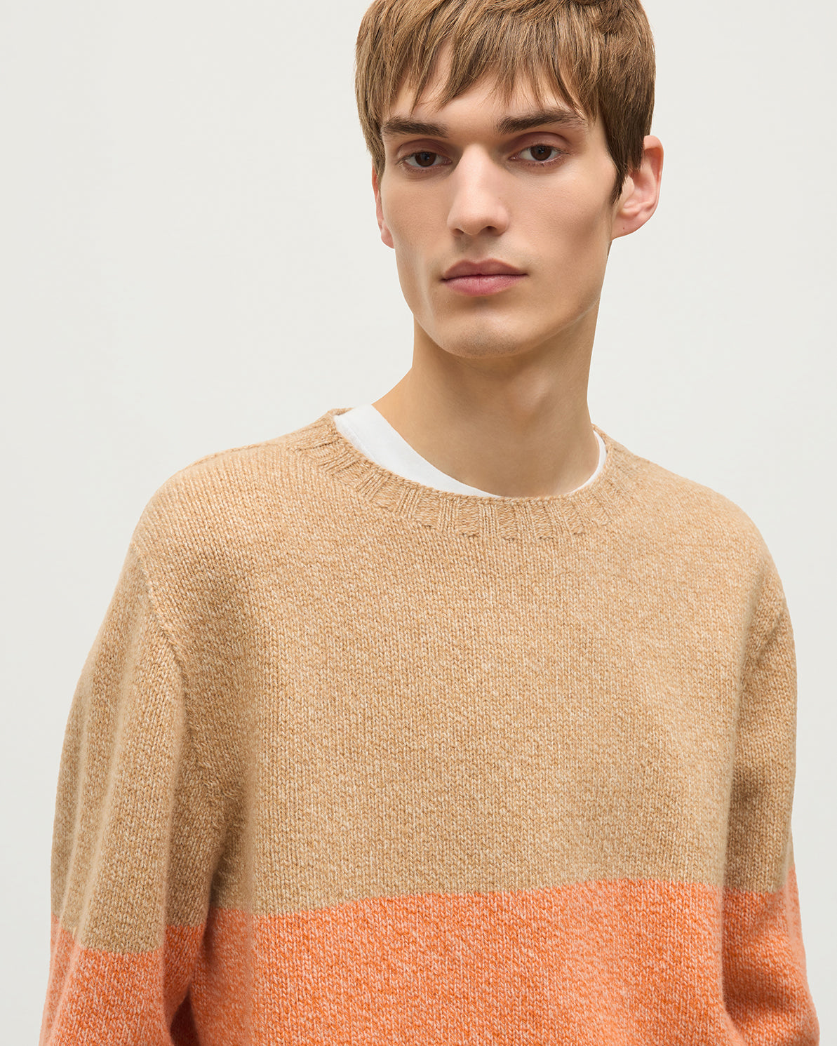 JOHNSTONS OF ELGIN OGILVIE CREW SWEATER LAMBSWOOL COLOURBLOCK CREW NECK SWEATER ORANGE & BROWN 100% LAMBSWOOL KDI00816Q26347
