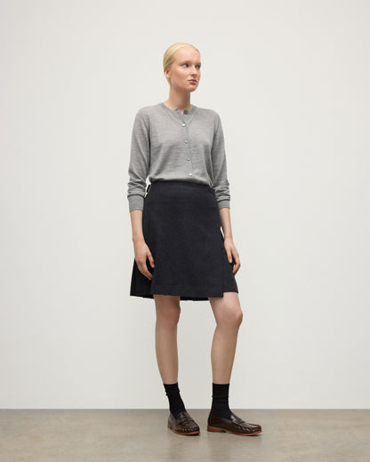 LE KILT X JOHNSTONS OF ELGIN SHIRT CHARCOAL CASHMERE KILT, WIRN WITH HONOR CASHMERE CARDIGAN IN GREY, WITH CASHMERE SOCKS AND LOAFERS TB000845RU7750