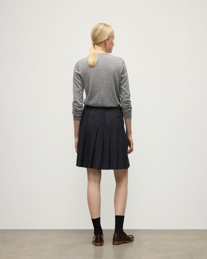 LE KILT X JOHNSTONS OF ELGIN SHIRT CHARCOAL CASHMERE KILT, WIRN WITH HONOR CASHMERE CARDIGAN IN GREY, WITH CASHMERE SOCKS AND LOAFERS TB000845RU7750