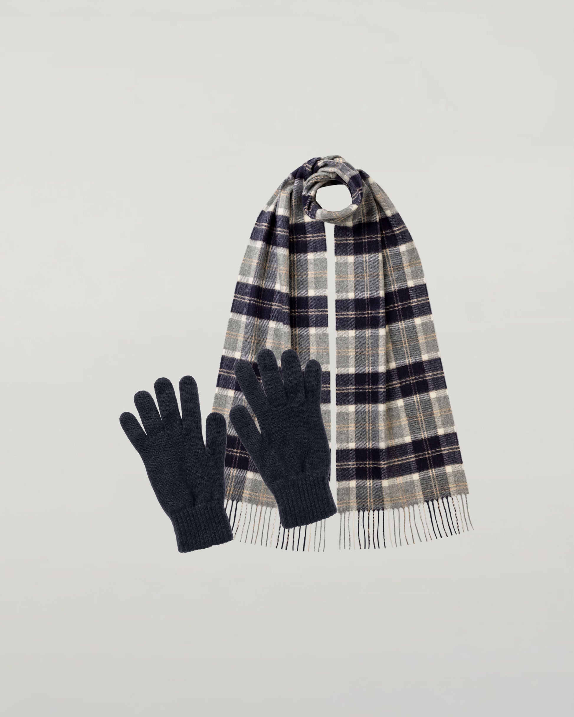 Johnstons of Elgin Men's Silver Bannockbane Cashmere Accessories Gift Set 365GIFTSET6B