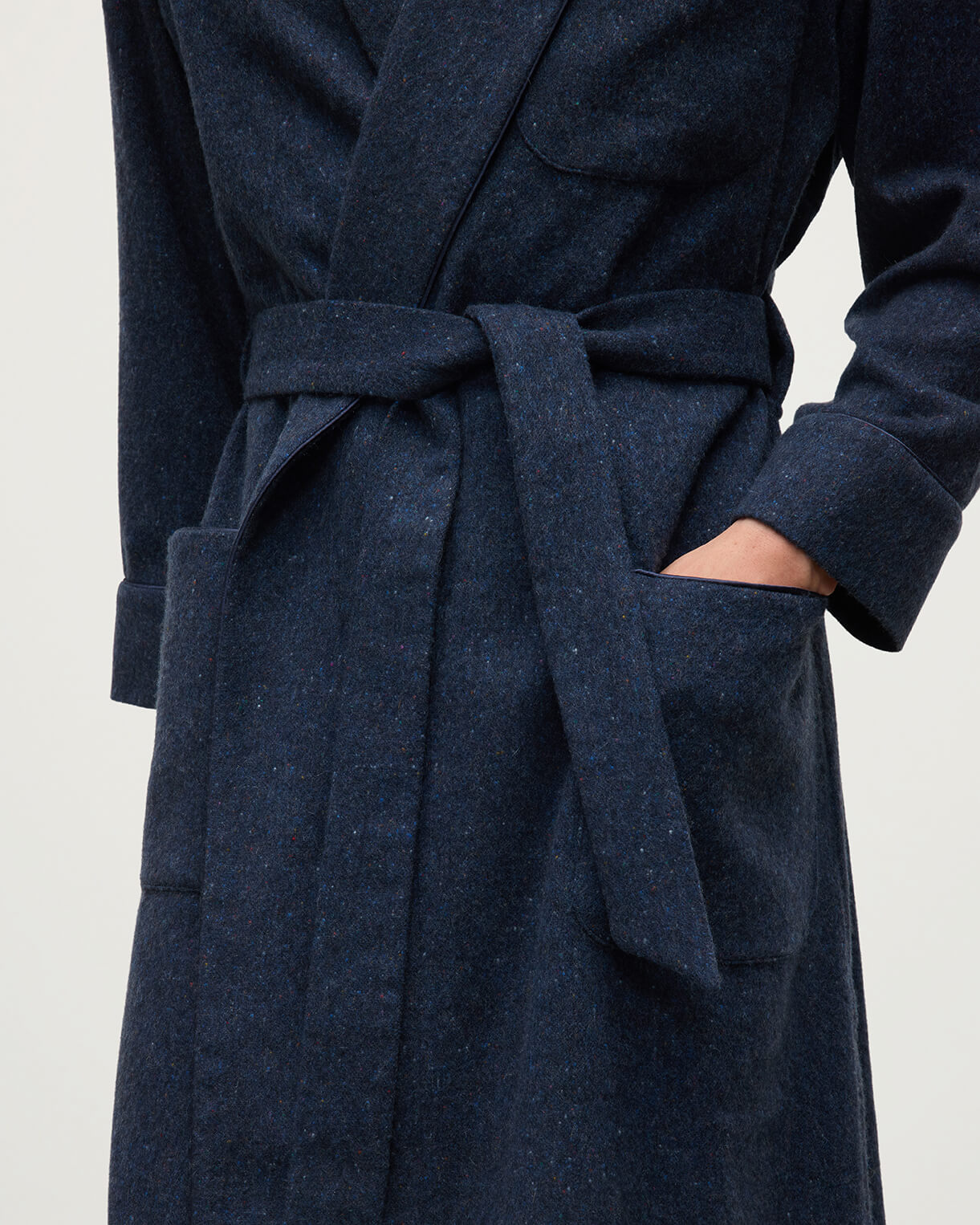 Johnstons of Elgin AW25 Men's Tailoring Navy Donegal Donegal Cashmere Dressing Gown TA000528RU7383