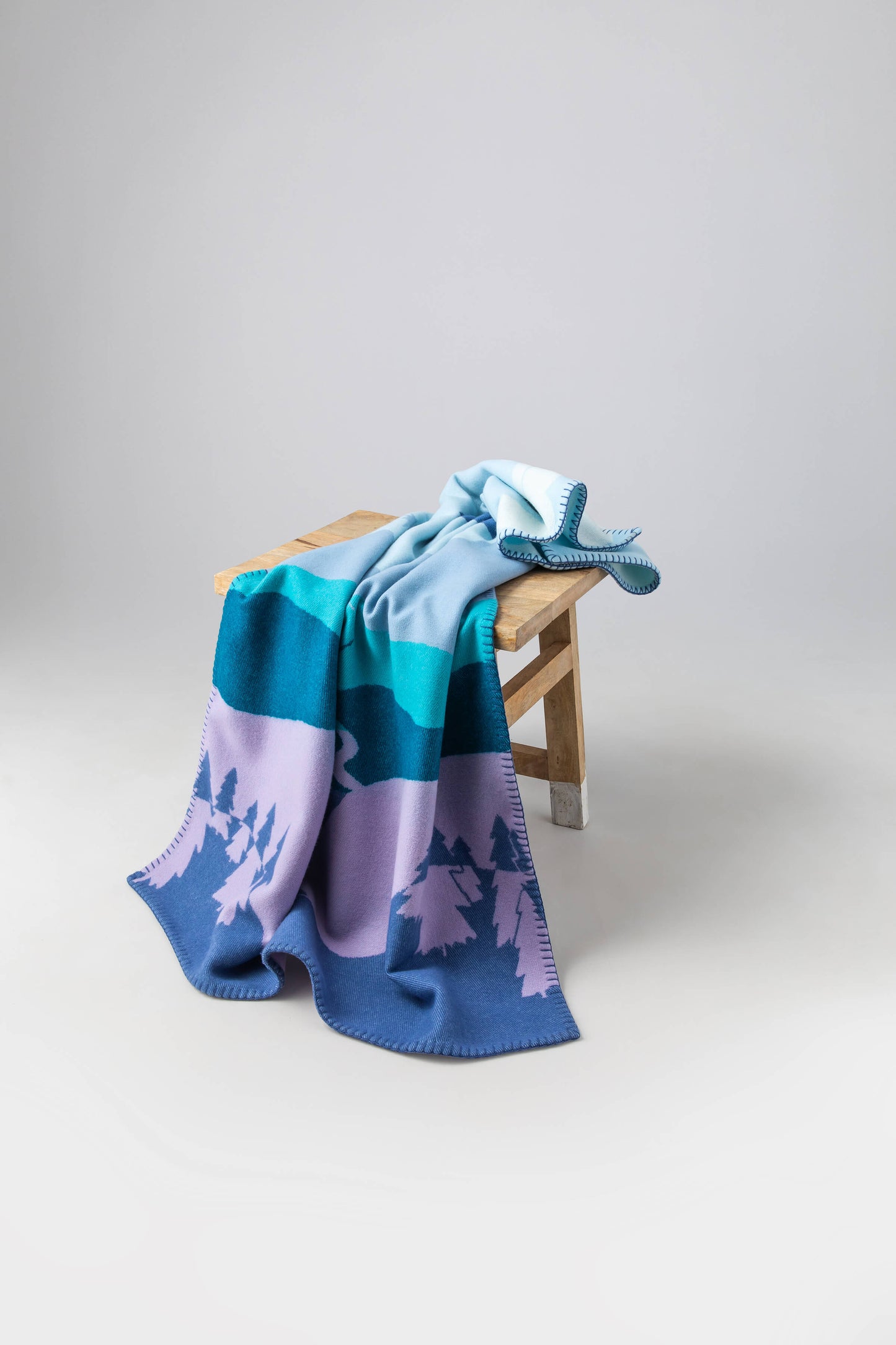 Johnstons of Elgin 2024 Children's Blanket Collection Mountainside Mountainside' Blanket Stitched Children's Throw TB000582RU7441ONE
