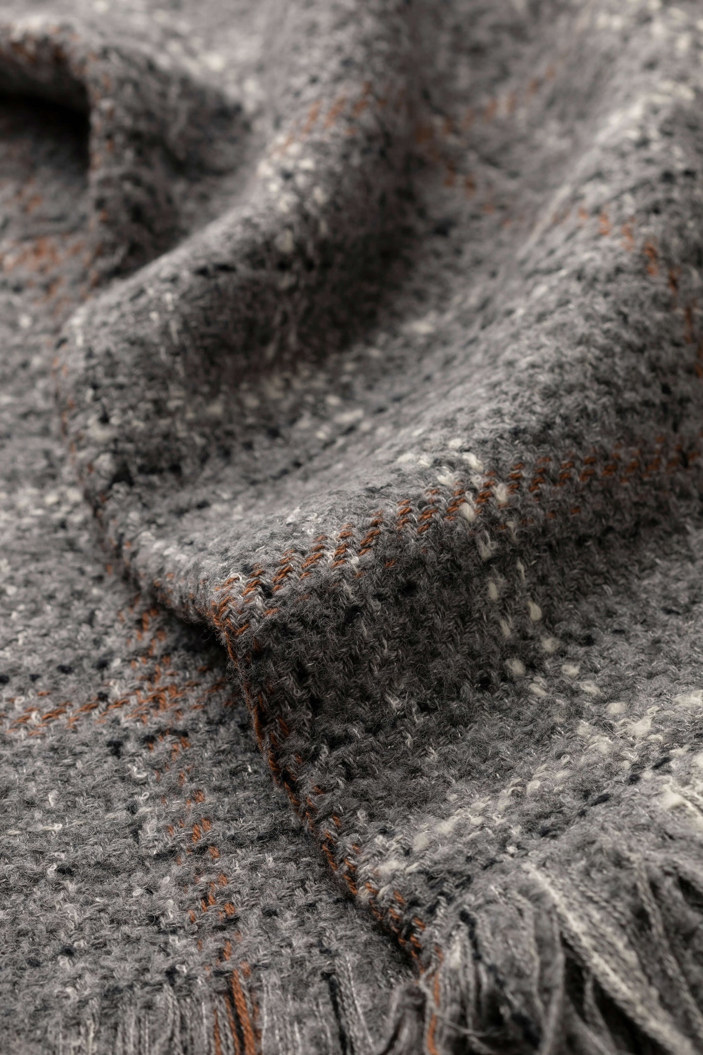 Johnstons of Elgin AW25 Woven Accessories  Grey Texture Cape Details TB000748RU7663ONE