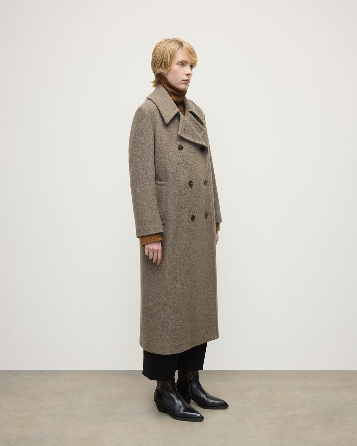 Model wears Johnstons of Elgin  Women's Tailoring Partridge Tweed Herringbone The Great Coat in Brown Front View TD000438RU7671