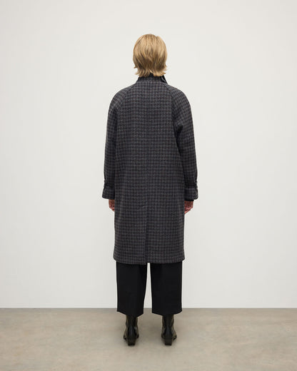 Johnstons of Elgin Women's Balmacaan Coat in Shale Houndstooth tweed TD000517RU7697