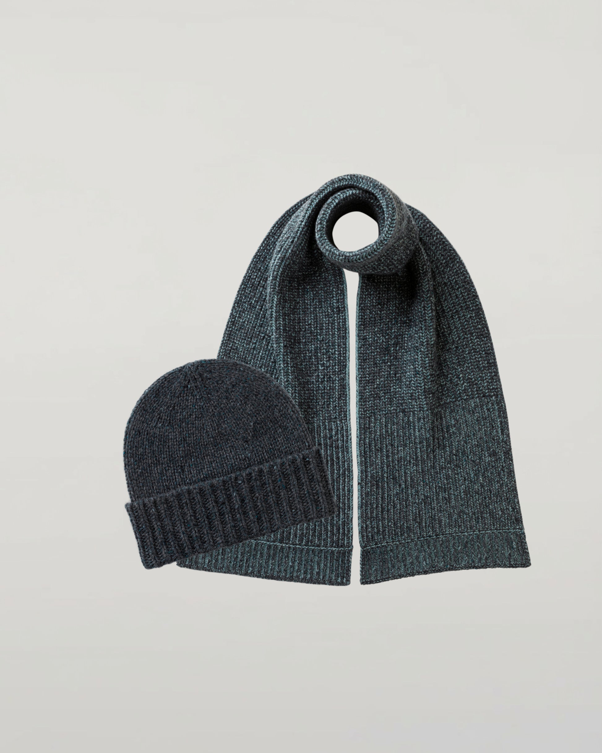 Johnstons of Elgin Donegal Cashmere Blue Hat & Scarf Gift Set 2025GIFTSET9B