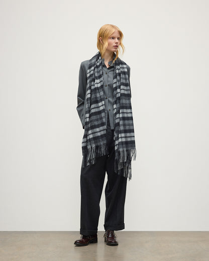 JOHNSTONS OF ELGIN WIDE CSAHMERE SCARF IN GREY WATCH DRESS STEWART WA000057KU0176ONE