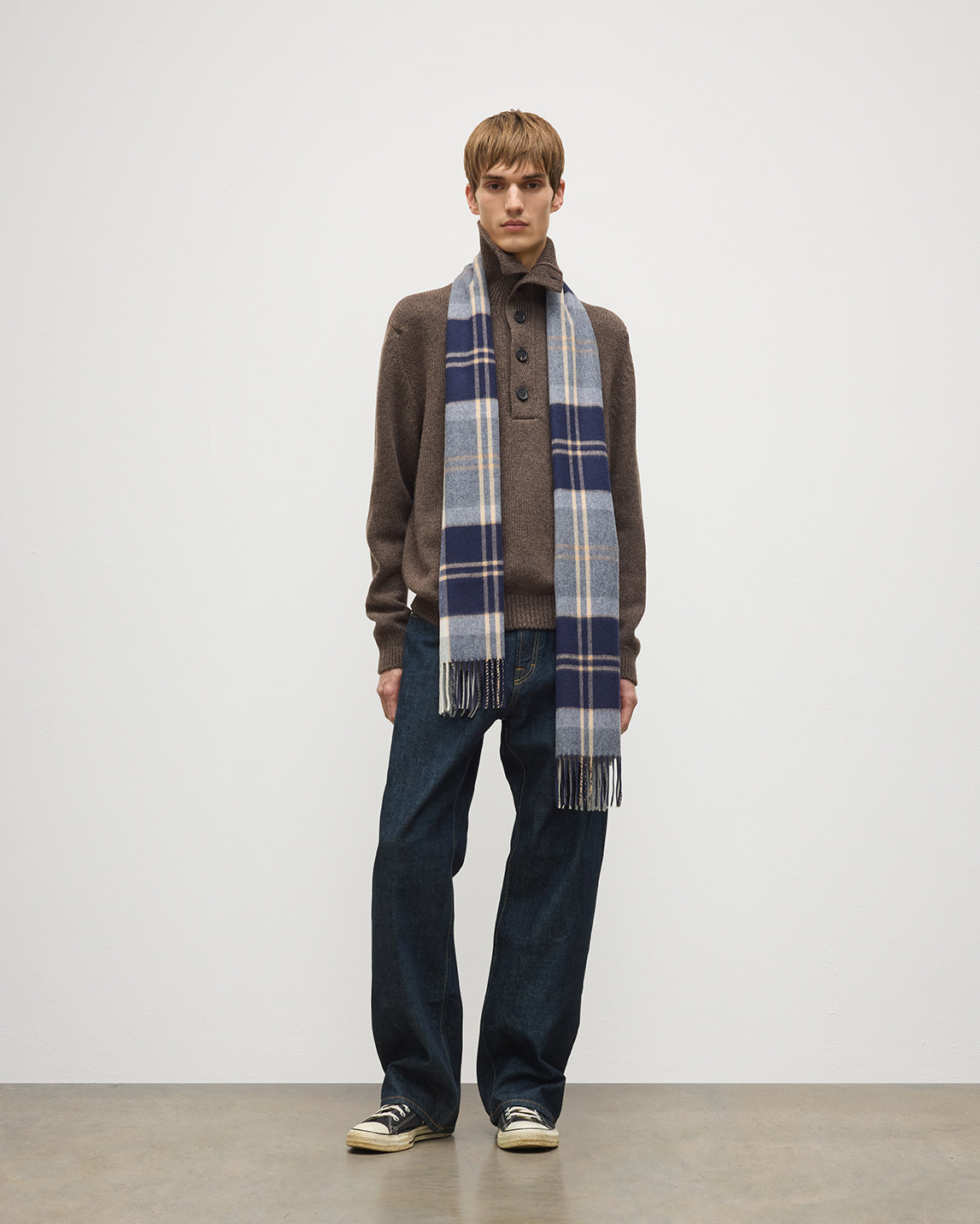Johnstons of Elgin Tartan Oversized Cashmere Scarf in Silver Bannockbane on a white background WA000057KU0499N/A