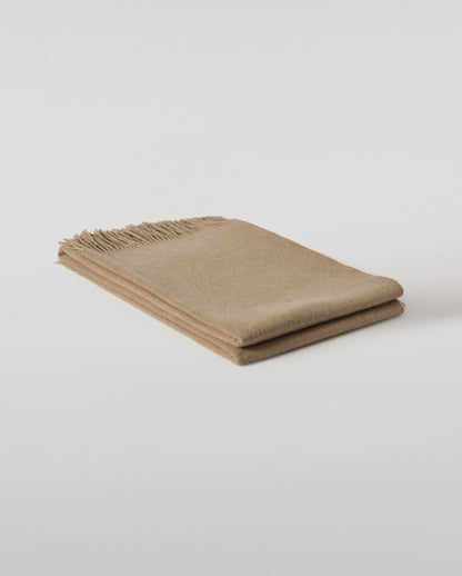 Johnstons of Elgin Interiors Collection Otter & Oatmeal Reversible Cashmere Bed Throw on a white background  WA001374RU7621ONE
