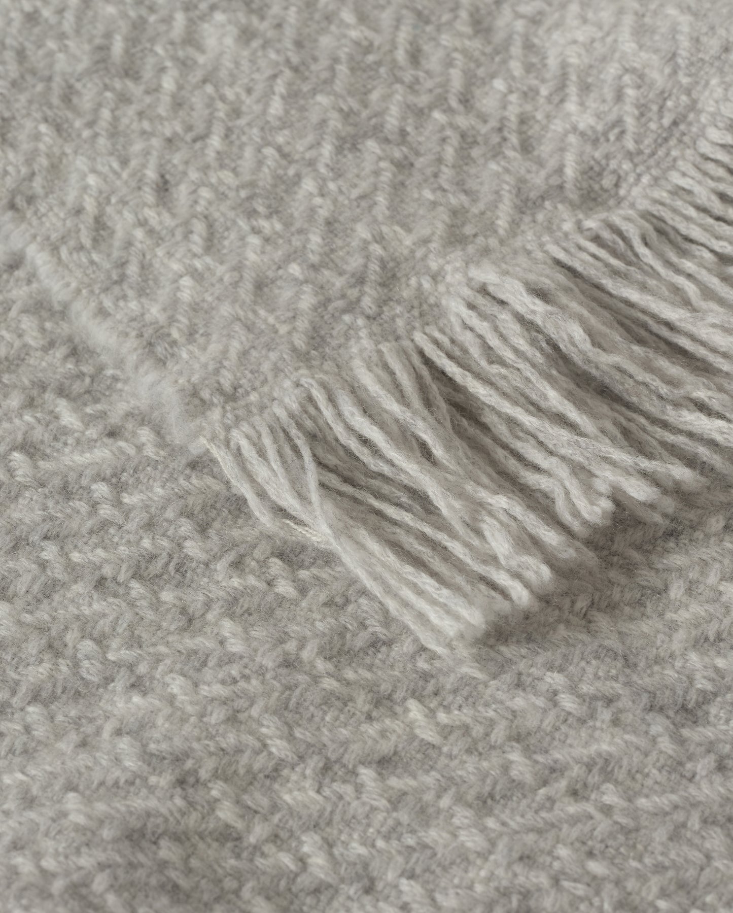Johnstons of Elgin Yarrow Cashmere Blanket in Light Grey WA002652RU7807ONE