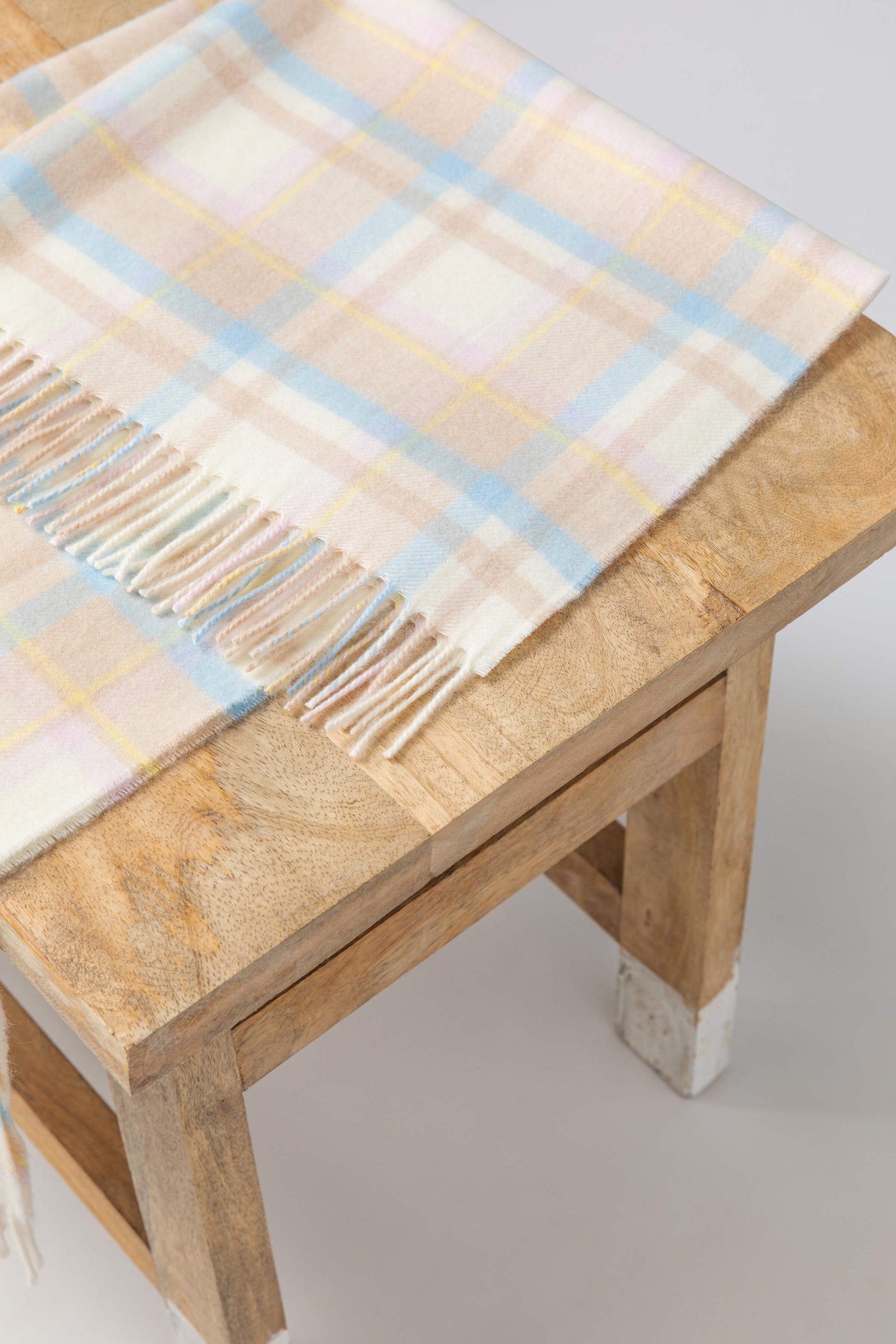 Johnstons of Elgin 2024 Baby Blanket Collection Natural Check Cashmere Baby Blanket WA001954RU7476ONE