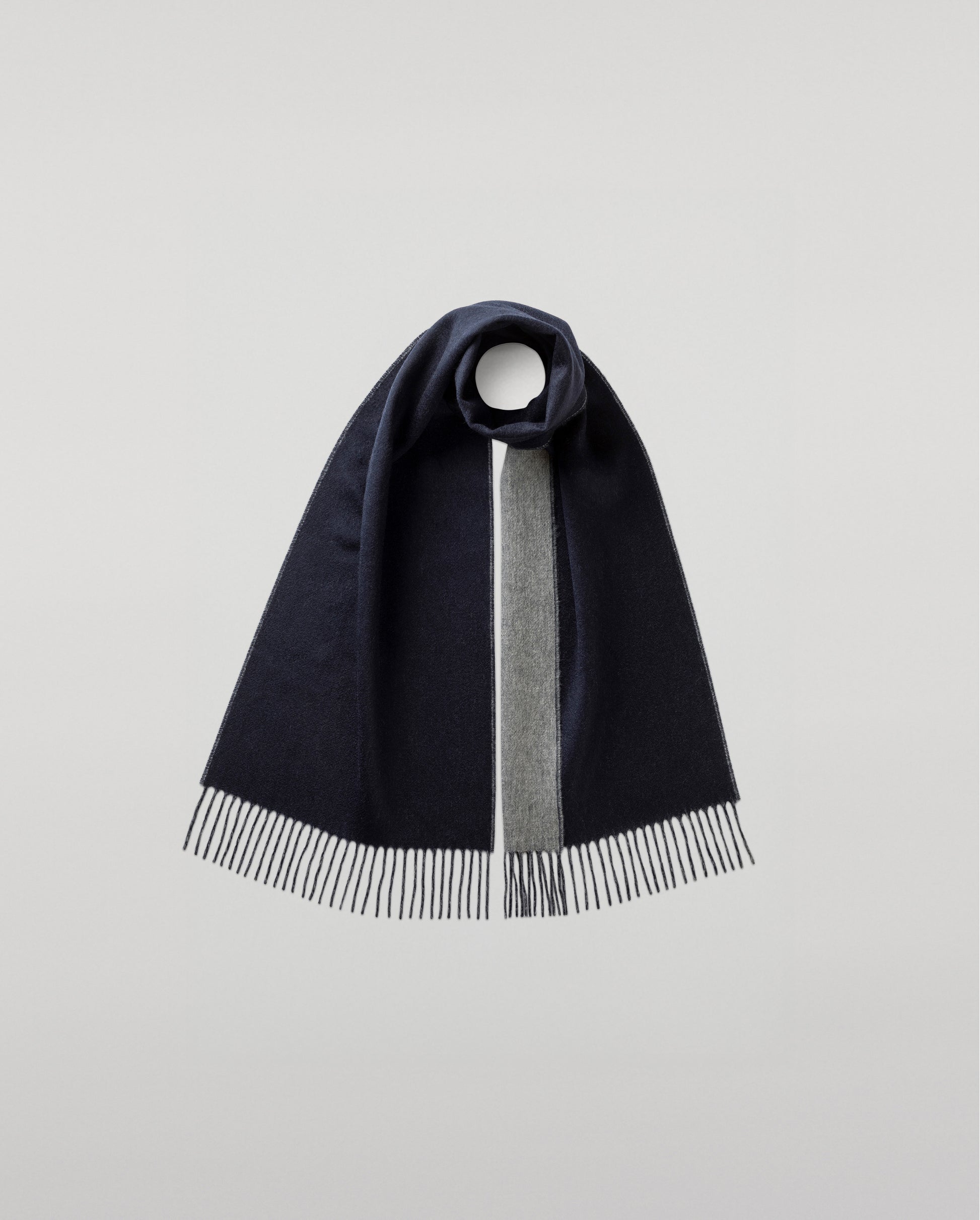 JOHNSTONS OF ELGIN CASHMERE CONTRAST REVERSIBLE SCARF DARK NAVY & GREY 100% CASHMERE WA000020RU7647ONE