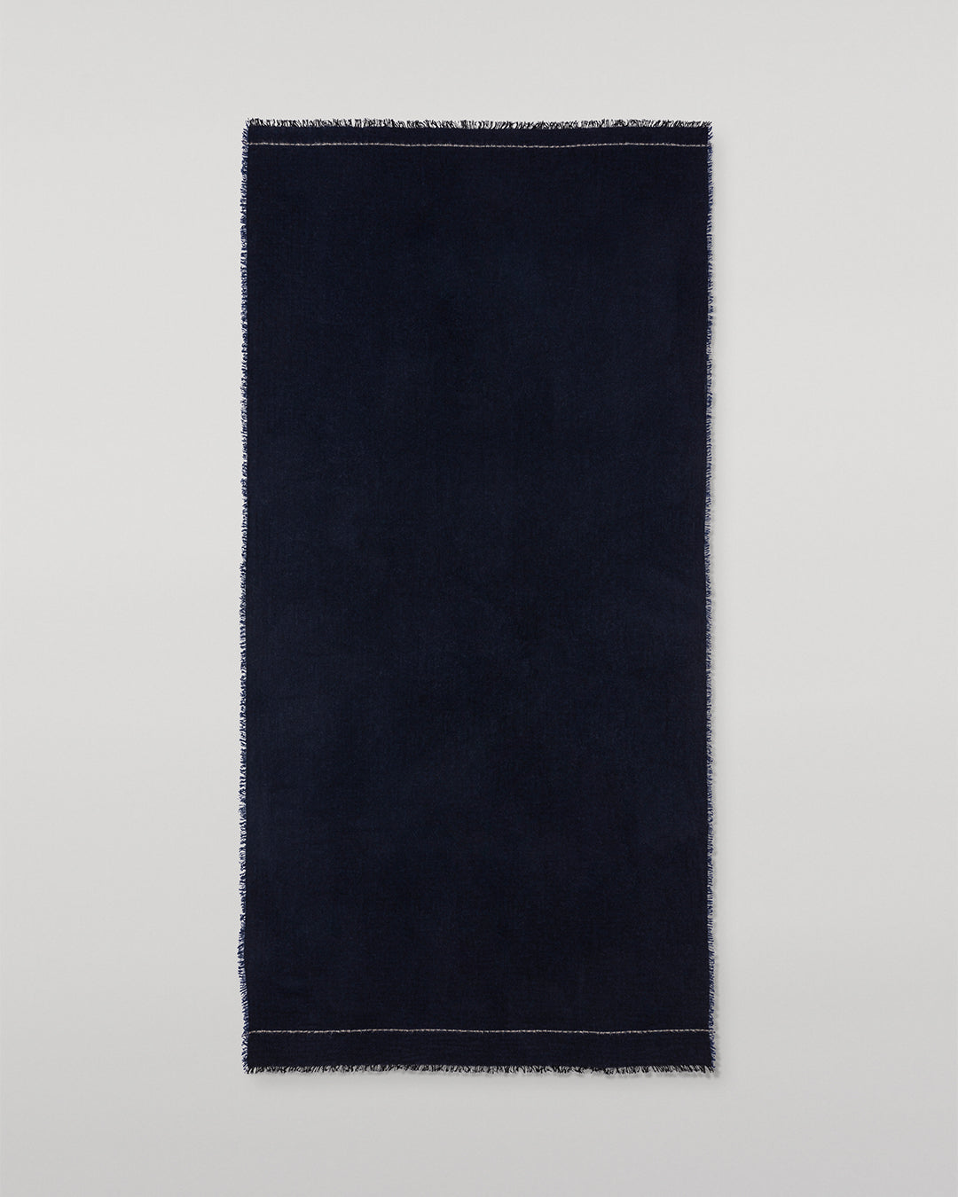 JOHNSTONS OF ELGIN USAN SEMI PLAIN SCARF NAVY 100% CASHMERE  WA002550RU7720ONE