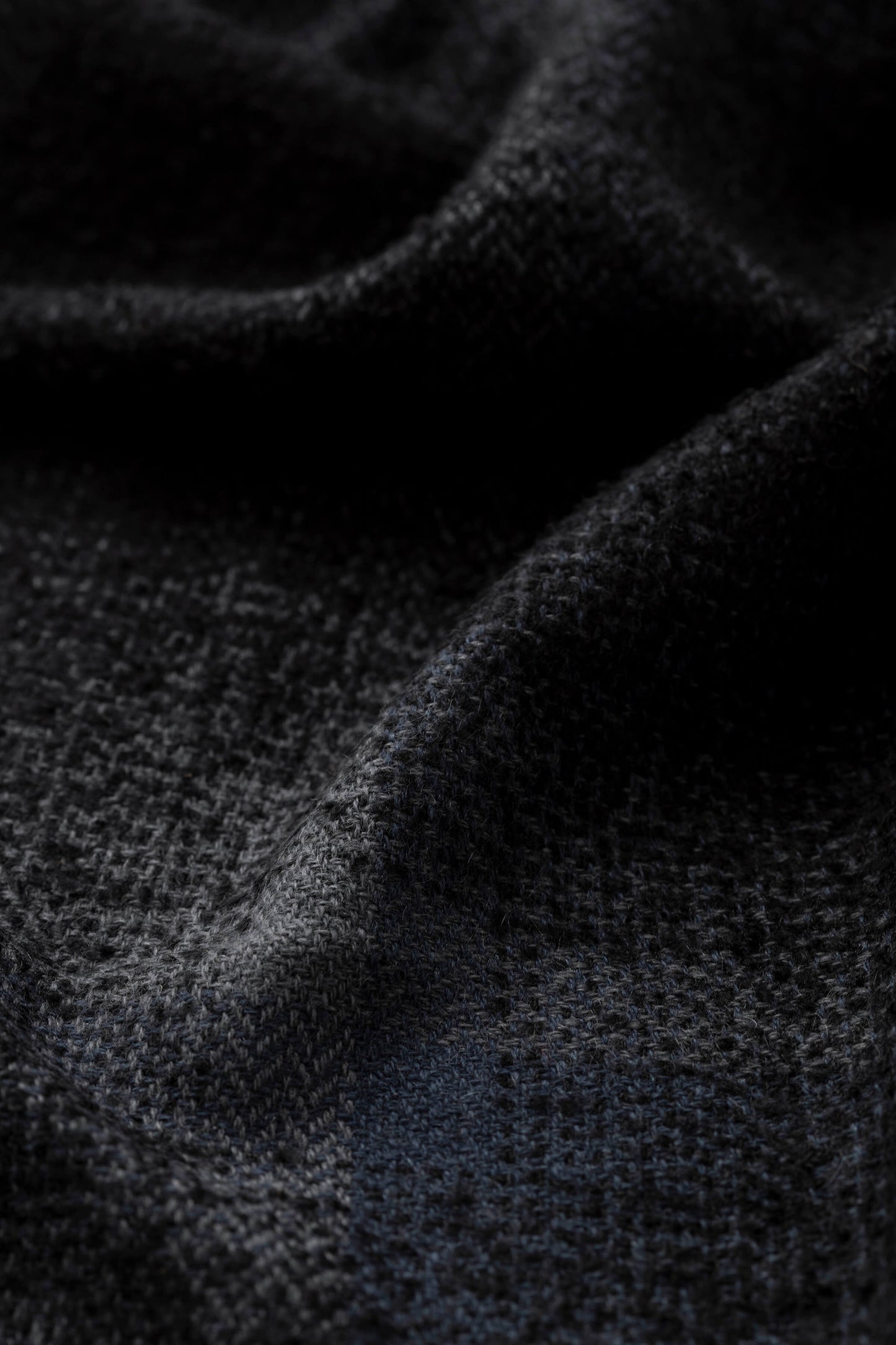 Johnstons of Elgin AW25 Woven Accessories Black Blurred Bouclé Scarf WB002789RU7670ONE
