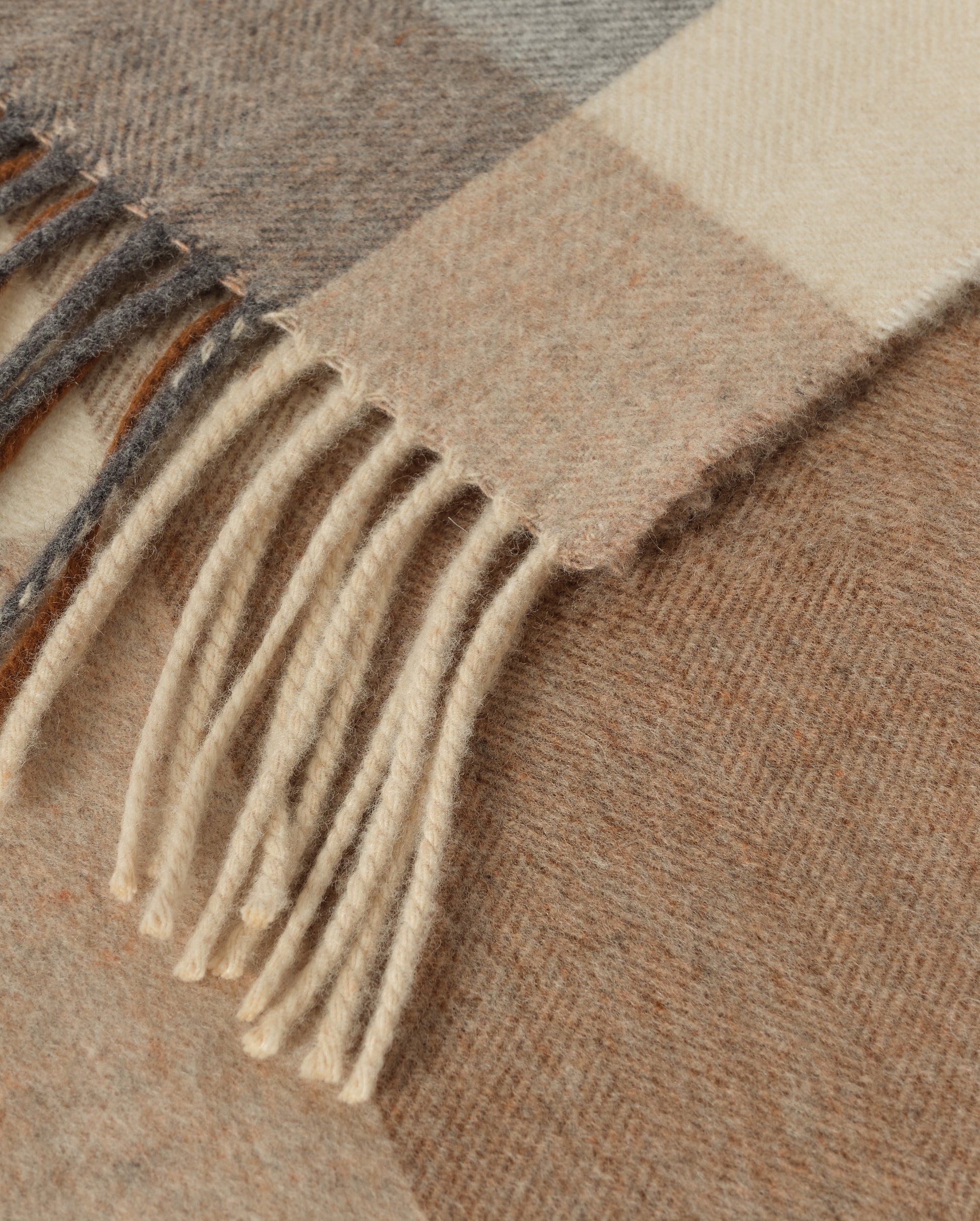 Johnstons of Elgin Block Border 100% Wool Blanket in Natural WDC01871RU7829ONE