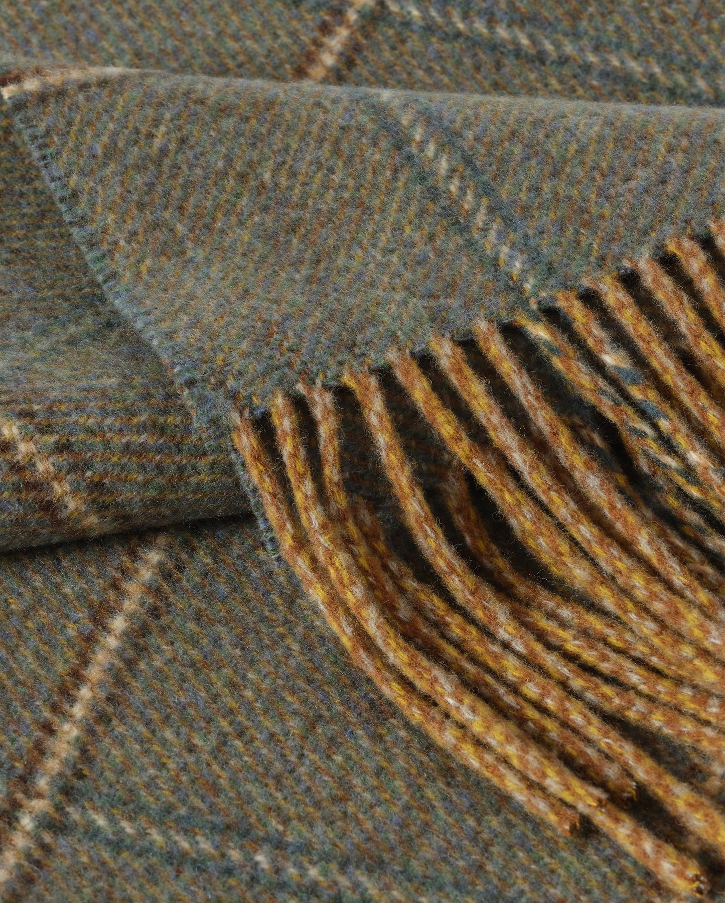 Johnstons of Elgin 100% Wool Throw in Green Windowpane Check WDC01930RU7778ONE