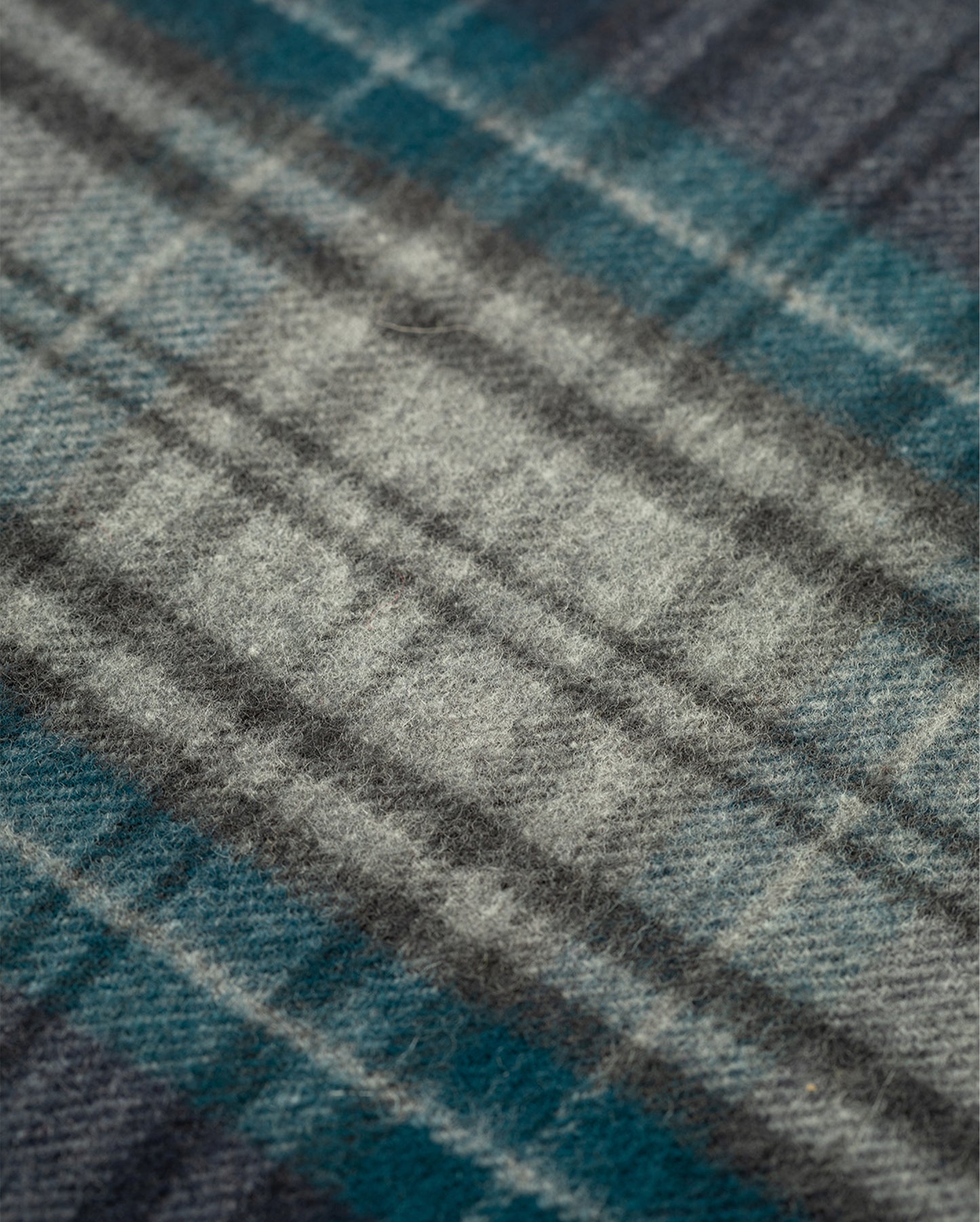 JOHNSTONS OF ELGIN VINTAGE CHECK MERINO SCARF NAVY MULTI 100% WOOL WDC01797RU7762ONE